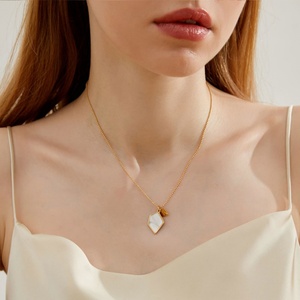 Collar de Acero Inoxidable Dorado para Mujer, Resistente al Agua, Joyería 2026, Collar Chapado en Oro de 18k para Mujer - Product Image 3