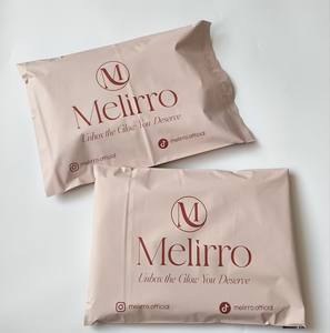 Sobres de polietileno biodegradables con logo personalizado de 14.5 x 19, color melocotón, autoadhesivos, resistentes a desgarros, para envío de ropa. - Product Image 1