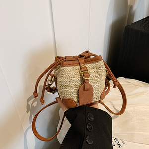 Borsa da spiaggia con Design leggero da <span class=keywords><strong>donna</strong></span> con secchio di paglia per giovani donne 2024 <span class=keywords><strong>moda</strong></span> da ragazza retrò piccola borsa quadrata - Product Image 4