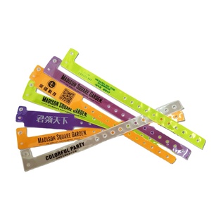 Vòng Đeo Tay Nhận Dạng Thẻ VIP Bằng Nhựa Vinyl PVC Bảo Mật Giá Rẻ - Product Image 1