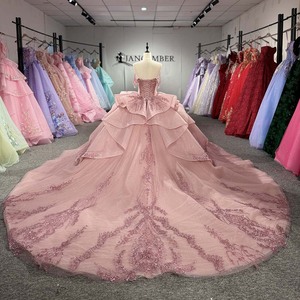 ชุดราตรีงาน Quinceanera แบบเปิดไหล่ประดับมุกสีถั่วแดงพร้อมพู่ห้อย รุ่น 1568 สไตล์โมเดิร์น - Product Image 4