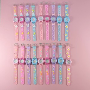 <span class=keywords><strong>Orologio</strong></span> al quarzo rotondo per bambini carino con motivo a cartone animato <span class=keywords><strong>orologio</strong></span> da ragazza con cinturino in diamante a stella unicorno - Product Image 3