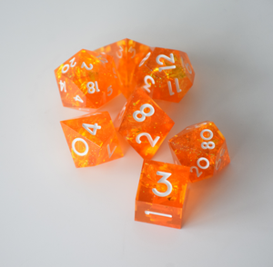 Juego de 7 Dados de Resina Poliedricos de Plástico Easysay, Coloridos, con Remolino, Logotipo Personalizado, para Juegos de Rol como Dungeons and Dragons, Hecho en China - Product Image 5