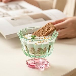 Tazones de Postre de Vidrio de 8 oz con Base Pesada, Contraste de Color Cereza y Menta, Ideales para Helados, Sundaes y Bocadillos - Product Image 3