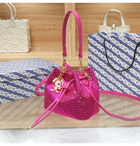 <span class=keywords><strong>Bolso</strong></span> de <span class=keywords><strong>Mano</strong></span> Tipo Hobo Rosa Intenso para Mujer, <span class=keywords><strong>Bolso</strong></span> de <span class=keywords><strong>Mano</strong></span> con Pedrería, <span class=keywords><strong>Bolso</strong></span> Bandolera de Cristal para Fiestas Nocturnas y Bodas - Product Image 3