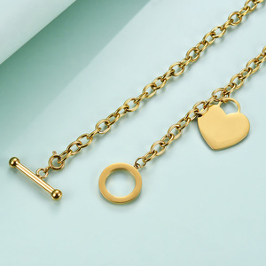 Collier avec pendentif en forme de cœur plaqué or 18 carats en acier inoxydable avec initiale lettre A pour femme, bijou à porter au quotidien, cadeau - Product Image 2