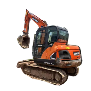 Excavadora sobre orugas Doosan DX60 de segunda mano de alta calidad, accesorio de cubo de construcción de motor Kubota, incluida la bomba de Motor central - Product Image 1