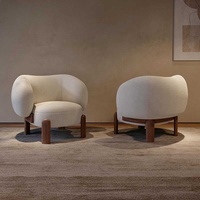 Fauteuil d'appoint Boucle avec pieds tubulaires en bois – Chaises compactes pour salon et mobilier de maison – Vente en gros