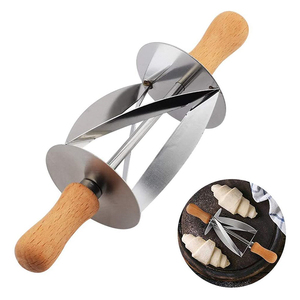 Bán Buôn Baking Công Cụ Thép Không Gỉ Gỗ Xử Lý Lò Bơ Bánh Mì Croissant Con Lăn Cutter <span class=keywords><strong>Slicer</strong></span> - Product Image 1