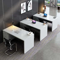Poste de travail moderne pour le personnel de bureau Table de bureau modulaire Bureau de travail de bonne qualité pour les affaires directeur de patron d'hôtel