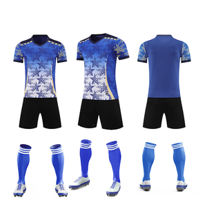 Maillots de football personnalisés en gros 100% polyester respirant à séchage rapide antibactérien col en V manches courtes nom d'équipe et marque personnalisés - Product Image 2