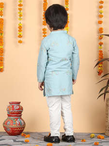 Ensemble Kurta en coton bleu ciel pour garçons avec imprimé vélo, Kurta ethnique à manches longues et pyjama blanc, tenue traditionnelle festive pour enfants - Product Image 2
