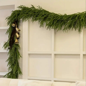 Ghirlanda Artificiale HLC Premium in Abete e Pino, Realistica Decorazione Natalizia Verde per Scale e Interni - Product Image 5