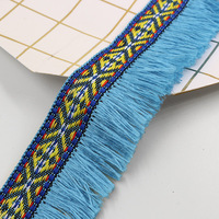 Dentelle tissée ethnique vintage colorée à franges, motif géométrique jacquard avec bordure à pompons pour robes, rideaux et projets DIY