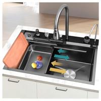 Évier de cuisine rectangulaire multifonctionnel moderne fait main à fente unique, finition brossée, en acier inoxydable SUS304, design cascade, noir mat, avec robinet numérique à commande manuelle
