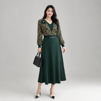 Robe longue plissée pour femme, col en V, imprimé doré à chaud, coupe trapèze, style Miyake, collection automne, directement de l'usine