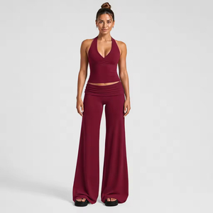 Completi Sportivi da Donna di Alta Qualità con Logo Personalizzato, Top con Collo all'Americana, Pantaloncini, Leggings e Pantaloni a Zampa per <span class=keywords><strong>Fitness</strong></span> e Yoga - Product Image 3