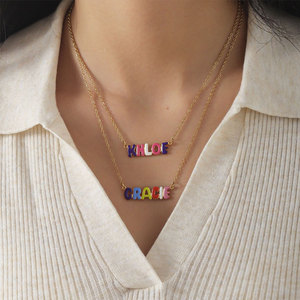 Collar Bohemio Dorado de Acero Inoxidable 316L de 18K con Placa de Identificación Personalizada con Nombre y Letra para Mujer - Product Image 3