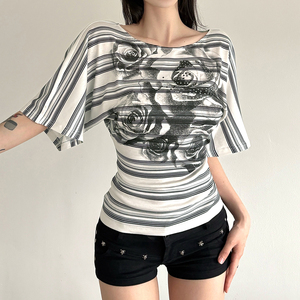 T-shirt à manches courtes coupe ample à imprimé roses et rayures, style streetwear américain, léger et polyvalent, tendance pour femme - Product Image 5