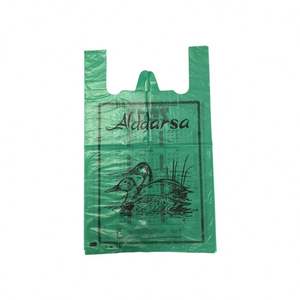 Chaleco de plástico liso negro con asas, bolsas de embalaje para camisetas - Product Image 4