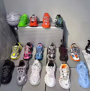 Sneakers di Lusso Firmate di Tendenza 2025 Stile Retrò Originali con Led da Corsa e da Passeggio Autunnali in Dropshipping - Product Image 6