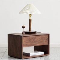 Table de chevet nordique traditionnelle en bois massif avec 1 tiroir de rangement, idéale pour hôtel, maison, chambre et salon, compacte
