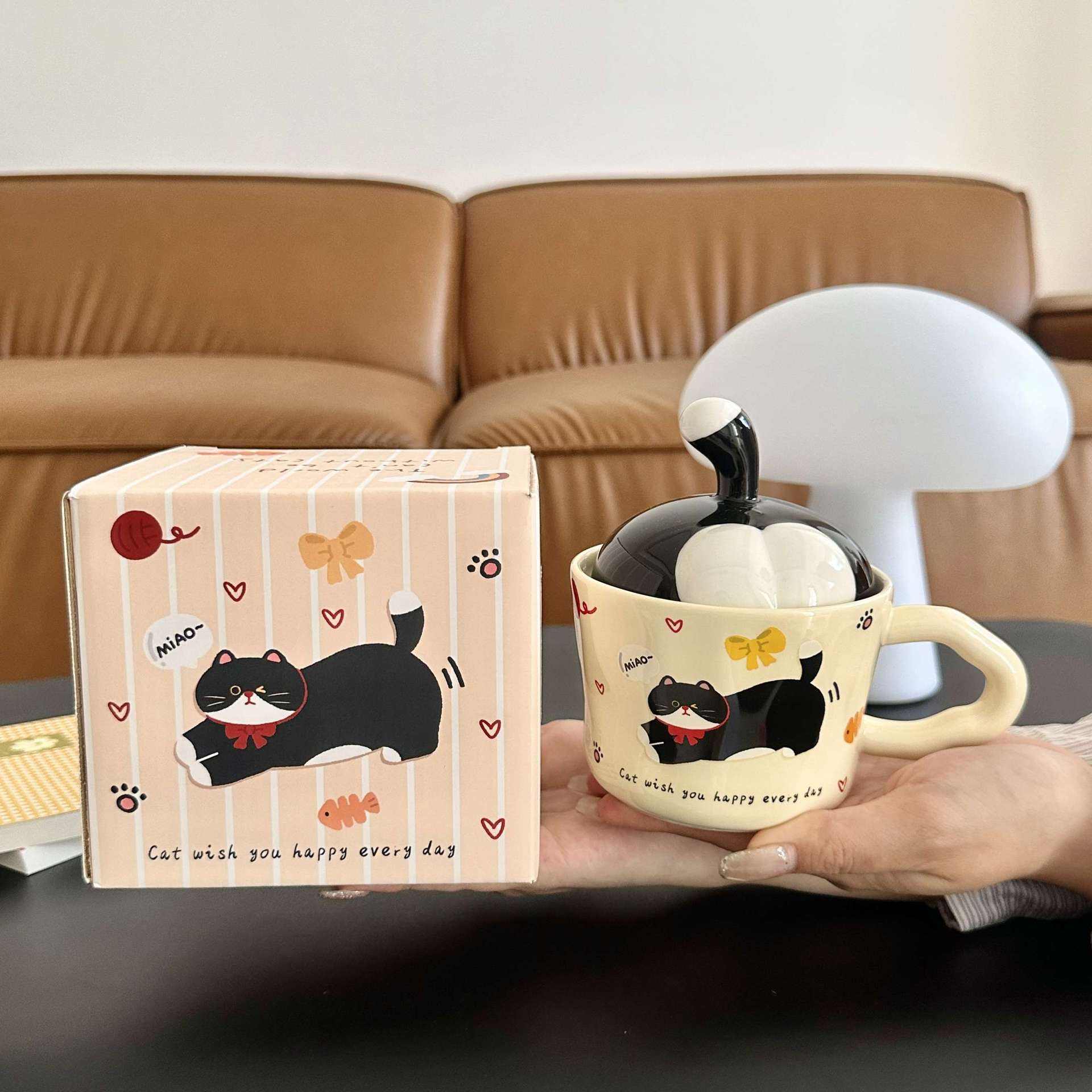 แมวดำ (บรรจุภัณฑ์กล่องสี)