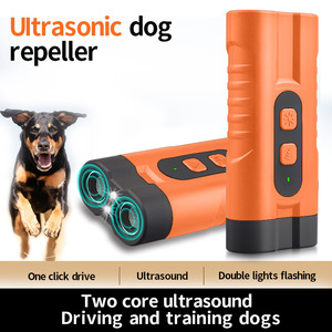 Nueva luz LED recargable Control de ladridos ultrasónico Dispositivo antiladridos Repelente de perros silencioso Nuevo entrenamiento de perros Plástico - Product Image 4
