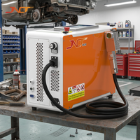 Machine de nettoyage au laser pulsé portable 200W pour l'élimination de la rouille, le décapage de la peinture, la préparation des surfaces métalliques
