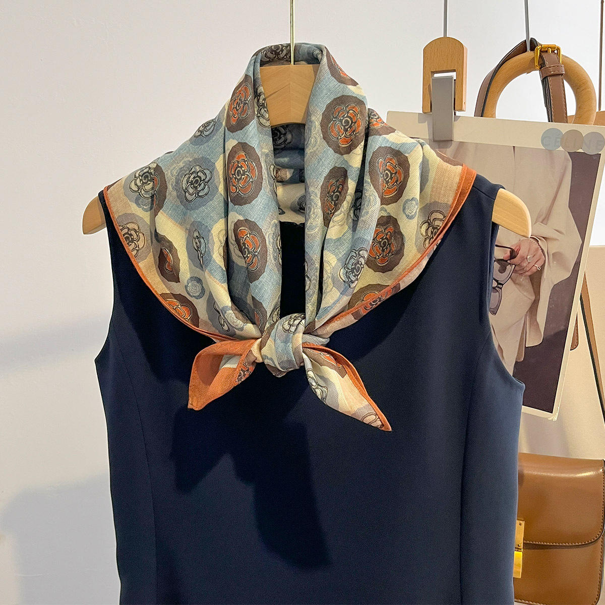 spring summer Luxury Ladies Fashion 70*70cm Square Skinny Silk Neck Scarf  Printing for Women's Silk Feel Great hijabs Scarf