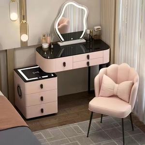 Ensemble de coiffeuse de haute qualité Zxm avec station de charge sans fil, miroir et éclairage, armoire de rangement, adapté à la chambre à coucher, au salon - Product Image 3