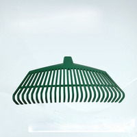 Râteau à feuilles en PP à 26 dents avec manche en bois pour pelouse, jardin, parterres de fleurs et feuilles de toit
