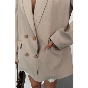 Blazer beige pour femme, design élégant, avec boutons et rabat - Product Image 4