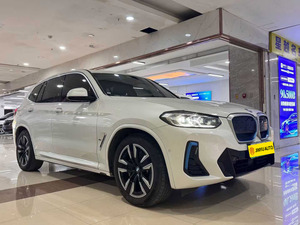Auto Usado B M W IX3 2021 Edición Líder SUV de Lujo Eléctrico Puro Interior Oscuro Cuero Tracción Trasera Volante a la Izquierda - Product Image 3