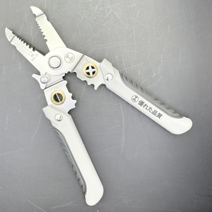 Dénudeur/découpeur de fils robuste pour fils rigides et toronnés, auto-ajustable, en acier Kleins, le choix des fabricants pour la coupe - Product Image 5