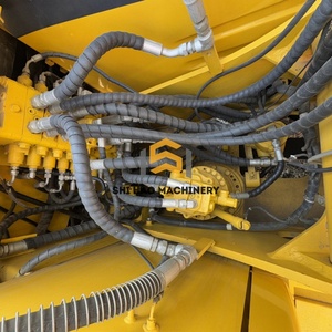 Excavatrice hydraulique sur chenilles Komatsu PC130 d'occasion de 13 tonnes, faible nombre d'heures de fonctionnement, pour l'exploitation minière et les travaux d'excavation - Product Image 3