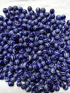 Perles en verre soufflé ovales rayées FE de 8 mm pour la fabrication de bijoux, perles en vrac en boîte en provenance de l'Uttar Pradesh - Product Image 4