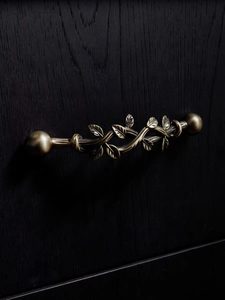 Hot Sale Solid Vine Leaf Antique Brass Cabinet Handles Medieval Style Creative Wardrobe Handle Luxury - Product Image 4