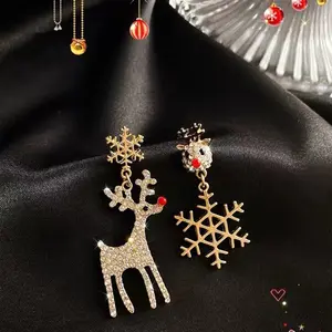 Boucles d'oreilles en forme de flocon de neige de noël 925 avec aiguille en argent Premium, boucles d'oreilles créatives asymétriques avec strass Netflix en forme de renne