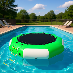 Trampolín acuático inflable de 13 pies, verde y blanco, con plataforma de natación para deportes acuáticos y diversión en la piscina. - Product Image 2