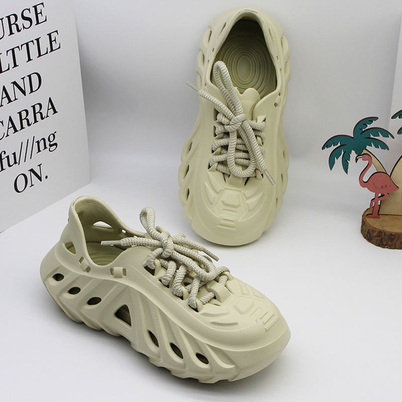 foam runner with laces