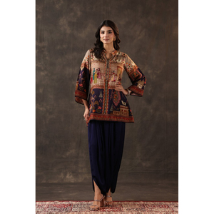 Compre una túnica con estampado herencia y pantalones dhoti drapeados, conjunto de ropa de diseño étnico indio con cuello mandarín adornado. - Product Image 1