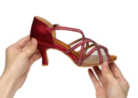 Chaussures de danse latine tendance 2026 bordeaux à talon confortable et moyen, semelle extérieure en cuir véritable pour l'entraînement de la salsa