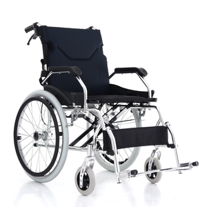 Silla de Ruedas Manual Ligera de Aluminio con Certificación Europea - Plegado Rápido y Portátil, Capacidad de 120 kg - Product Image 1