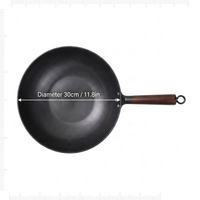 Wok en fonte écologique non revêtue de 30 cm avec poignée en bois et couvercle en verre, pré-assaisonné, antiadhésif, compatible gaz et induction