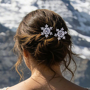 Nuevas Horquillas para el Cabello con Diseño de Copo de Nieve, 2 Piezas, Palillos para el Cabello con Circonita, para Bodas, Graduaciones, Navidad, Uso Diario Versátil, Regalo para Mujeres y Niñas - Product Image 2