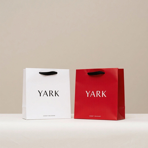 Sacs en papier d'emballage pour le shopping en carton recyclé personnalisés blancs avec poignée, sacs en papier rouges avec votre propre logo - Product Image 1