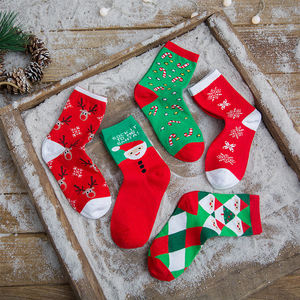 5 paires de chaussettes de Noël tendance dans une boîte cadeau, motif élan et flocon de neige, chaussettes mi-hautes en coton pour femmes, chaussettes de Noël <span class=keywords><strong>Cmax</strong></span> - Product Image 4