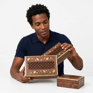 Boîte de rangement rectangulaire en bois faite à la main avec motif floral sculpté en feuille d'or et motif ajouré, plateau de décoration pour la maison - Product Image 1