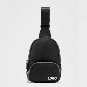 Sac banane vintage personnalisé avec logo, sac à bandoulière léger 2L pour homme, idéal pour l'été - Product Image 1